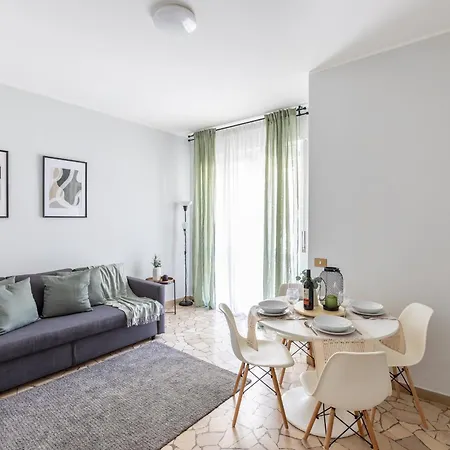 8 Min Dalla Metro Casa Elegante Con Netflix E Wifi Mediolan