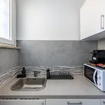 [8 Min Dalla Metro] Casa Elegante Con Netflix E Wifi Appartamento *