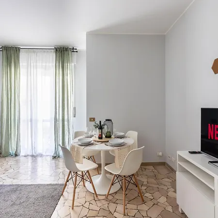 公寓 8 Min Dalla Metro Casa Elegante Con Netflix E Wifi 米兰